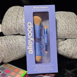 Alleyoop Multi-Tasker 4-in-1 Makeup Brush